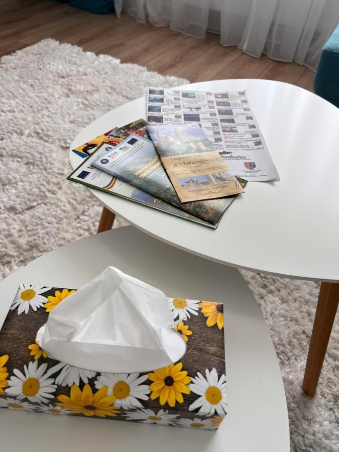 Caris Home Hunedoara Eksteriør billede