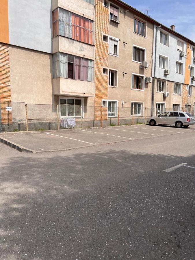 Caris Home Hunedoara Eksteriør billede